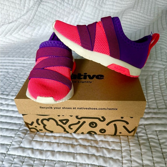 Native Phoenix shoes size 8 - Picture 1 of 9